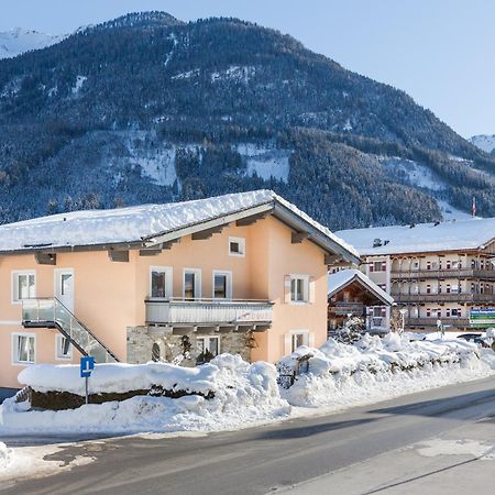 فندق Neukirchen am Großvenedigerفي  فندق شتايغر المظهر الخارجي الصورة